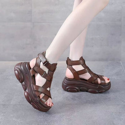 Sandalias romanas con plataforma