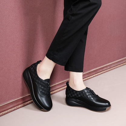 2026 Zapatos de piel a cuadros con suela blanda