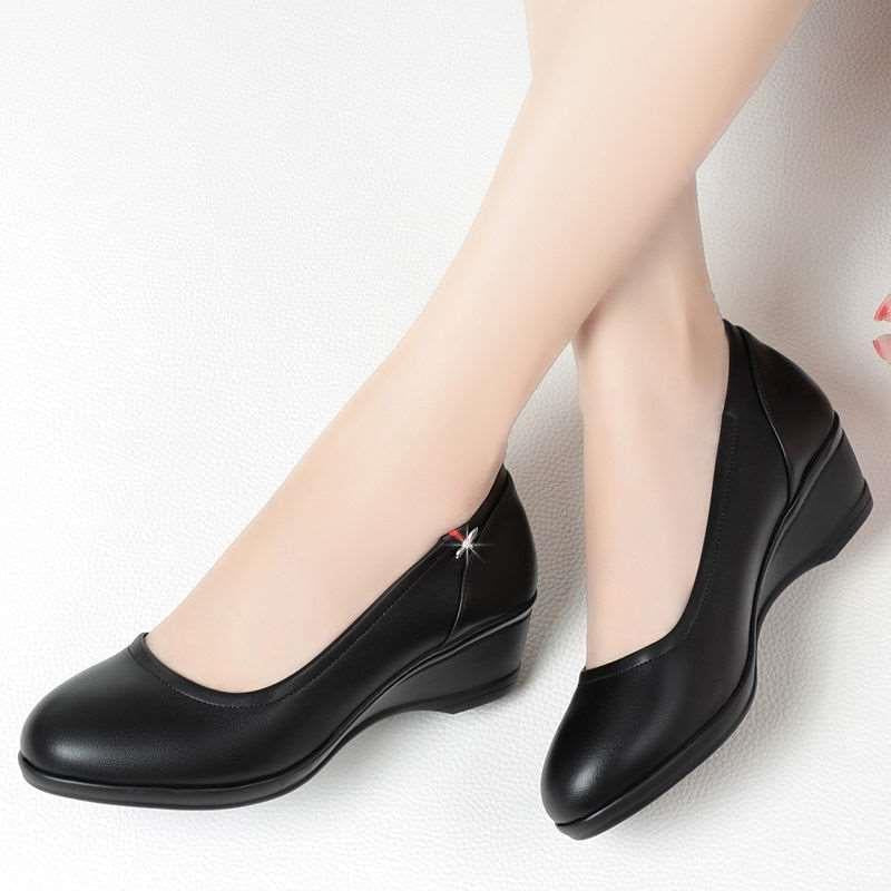 2026 Zapatos de piel con cuña de diamante