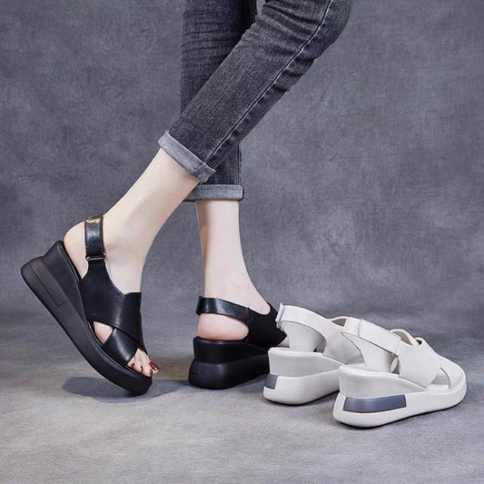 Sandalias cruzadas con cuña