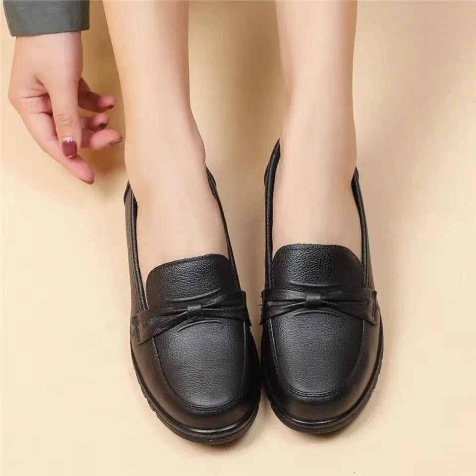 2026 Zapatos de piel con suela blanda y punta redonda