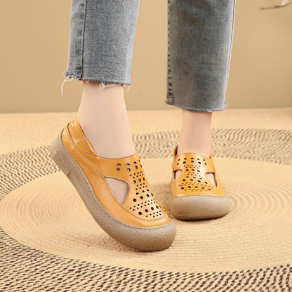 Sandalias transpirables de punta abierta, de piel de vacuno de grano superior.